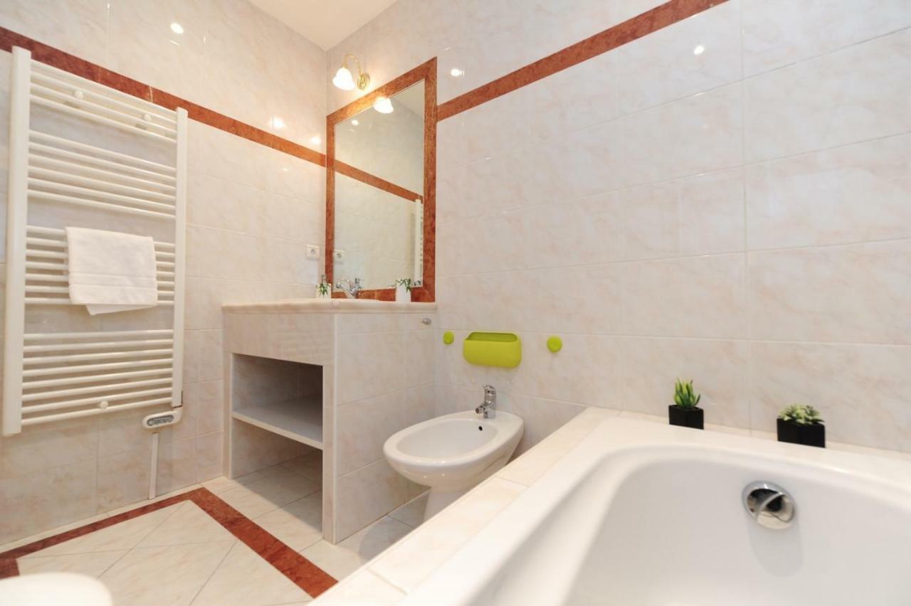 Le Savoy Palace - Five Stars Holiday House Nizza Exterior foto